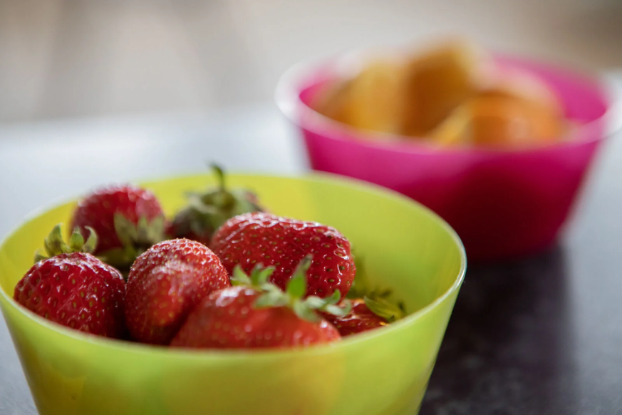 A delicious bowl of fruit.